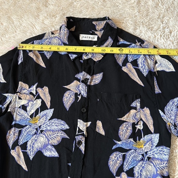 PacSun Hawaiian Shirt Mens Large Black Button Up Short Sleeve Floral Size S - Picture 5 of 11